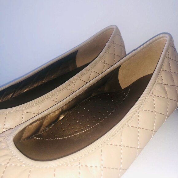Like New - Vaneli Flats Serene Pudding Nappa Size 10 - Picture 6 of 16